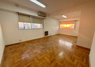 Se Vende Departamento cuatro ambientes (Monte Castro)