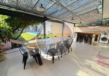 Se Vende Casa, cuatro amb, cochera doble, piscina (Monte Grande)
