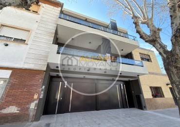 Se Vende triplex, cuatro amb, cochera doble (a estrenar)