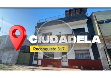 Se Vende PH tres ambientes, contrafrente. Ciudadela